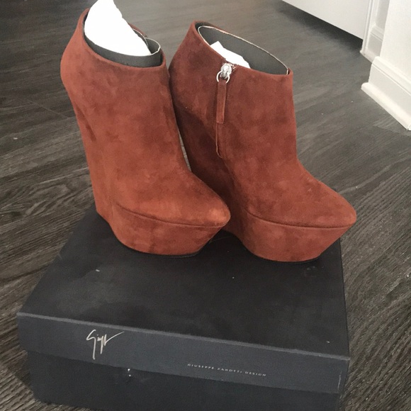 giuseppe zanotti wedge bootie